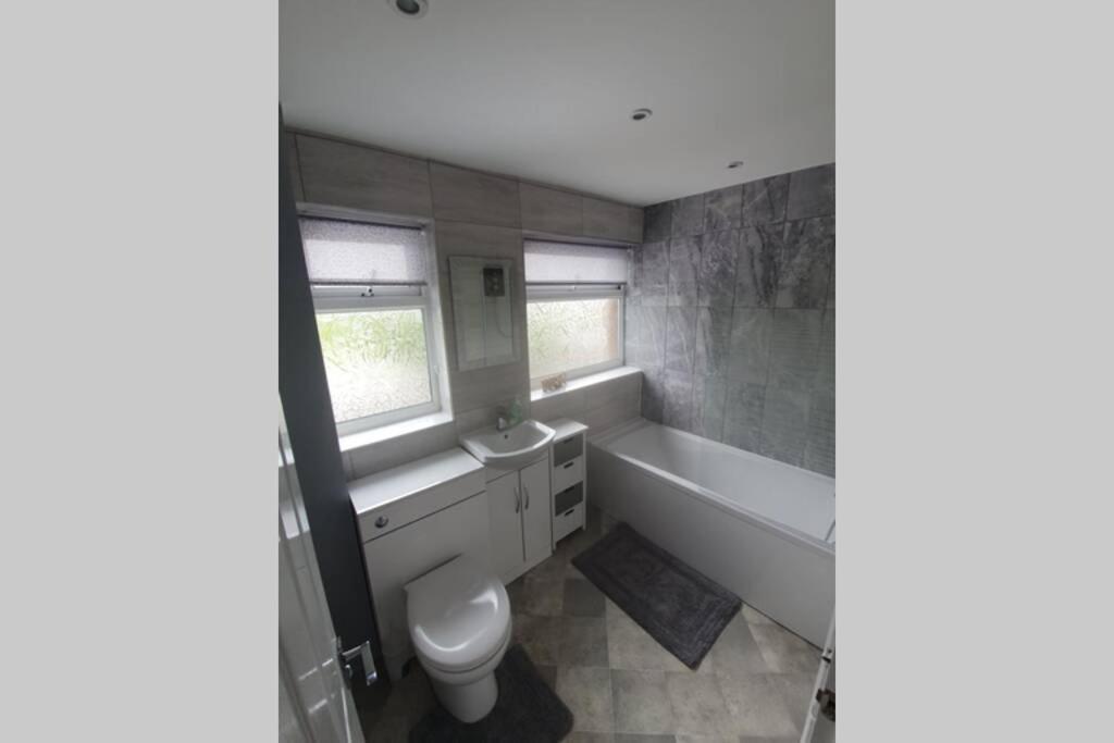 Entire House - Cheshire Oaks/Ellesmere Port Ngoại thất bức ảnh